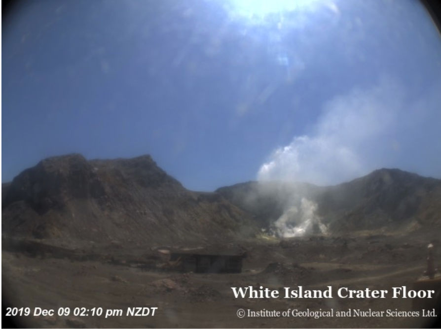 Before & after photos (x6) show White Island eruption captured by GNS